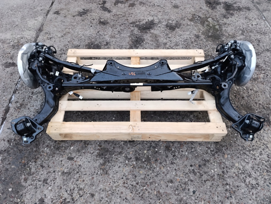 фото №1, Bmw 2 u06 задний подрамник балка подвеска