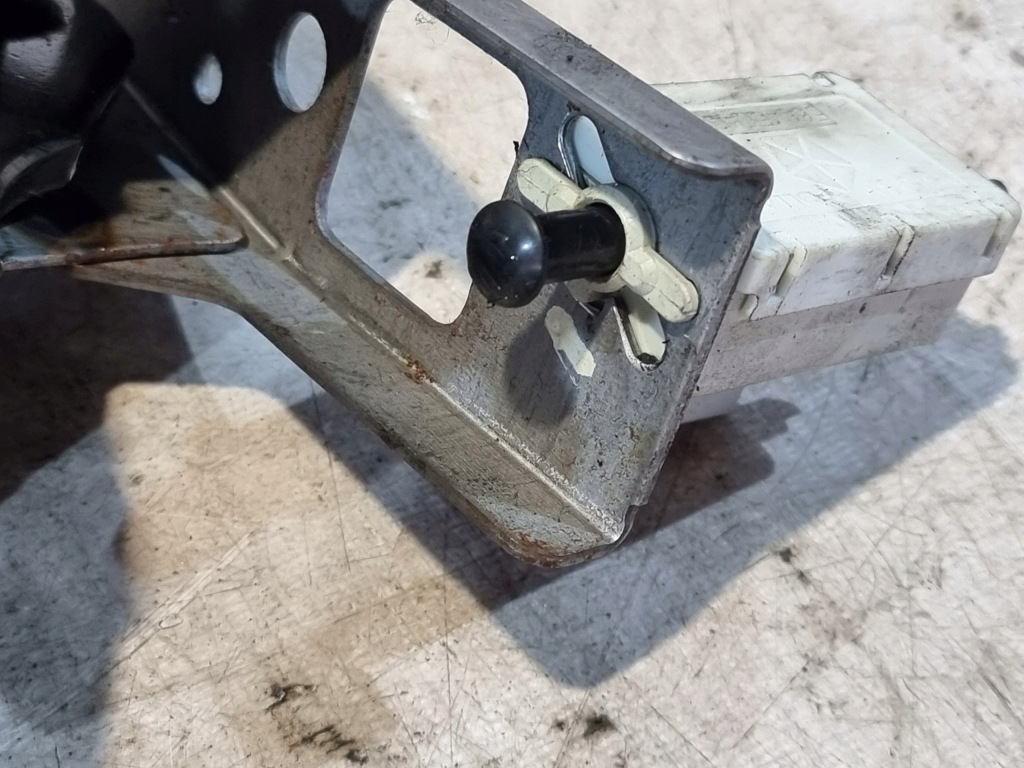 Педаль гальма оригінальний номер 05105522af dodge caliber 2.0 crd 103kw 07r Ціна