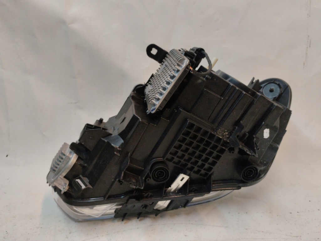 Купить Bmw x2 f39 рестайлинг  фара перед правый  левая led демонтаж