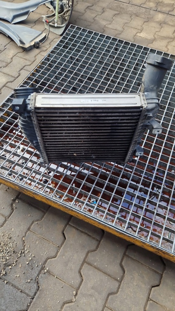 фото №1, Audi q7 4l0 радіатор інтеркулер 7l6145803c