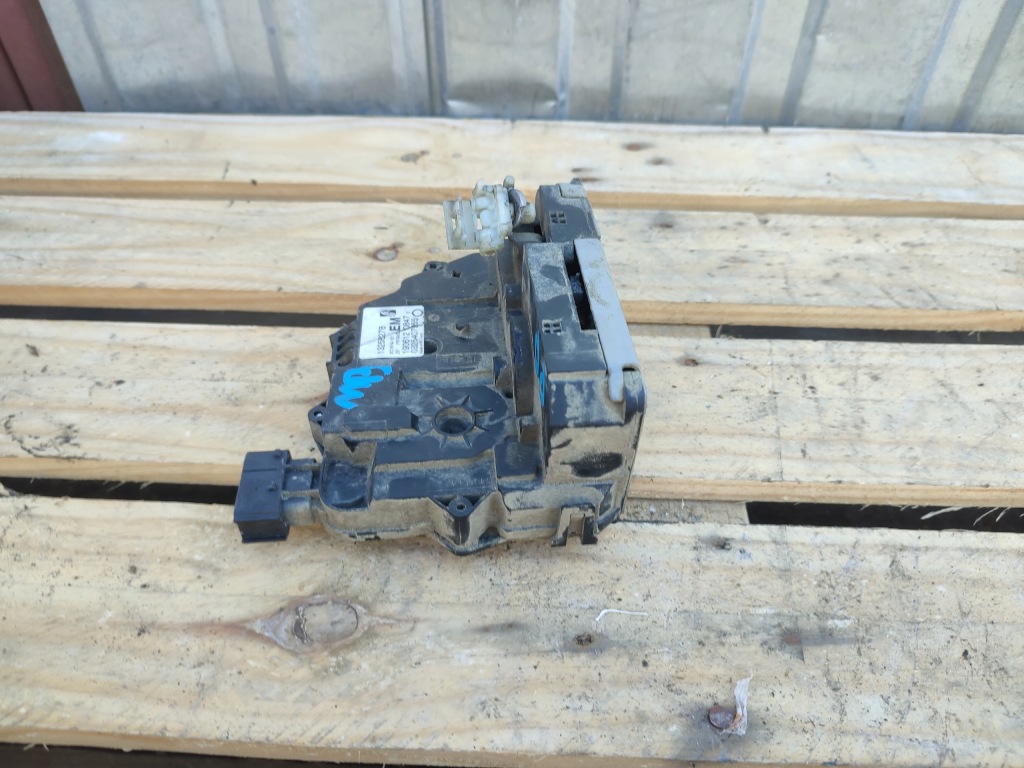 Замок двері правих передніх двері opel meriva b 13258278 Зі Шроту