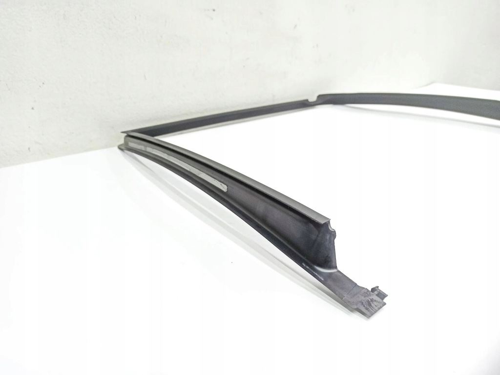 фото №13, Молдинг стекло задний задняя сторона левая land rover range rover sport l320 ejn00