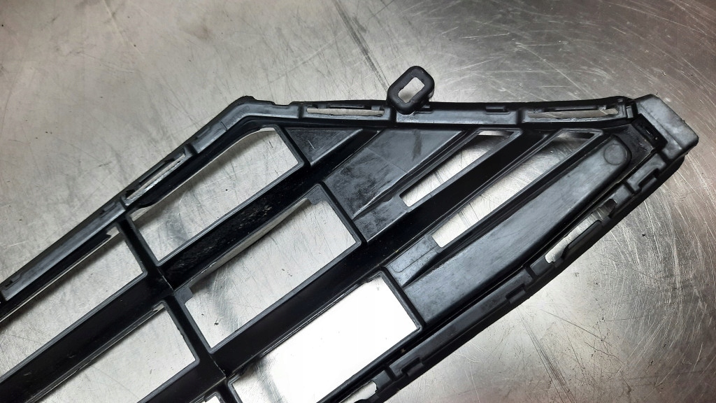 фото №14, Решітка бампера перед 31425175 volvo xc60 ii