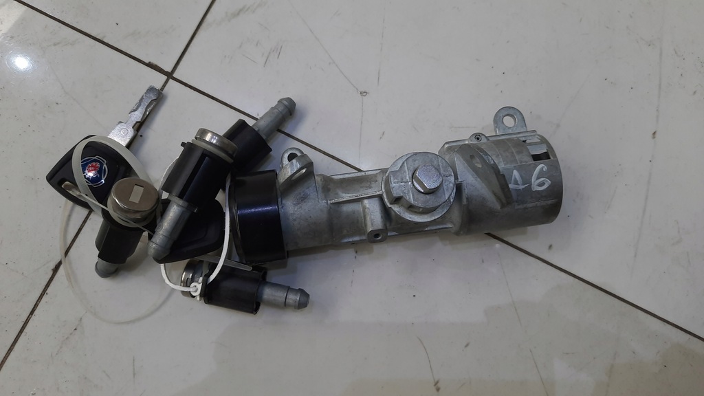 фото №1, Scania r замок запалювання ключ замок вкладиші 2477378