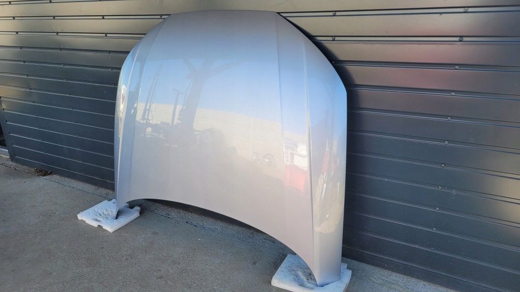 Audi a4 b9 капот крышка двигателя идеальное состояние серебристая в Украине