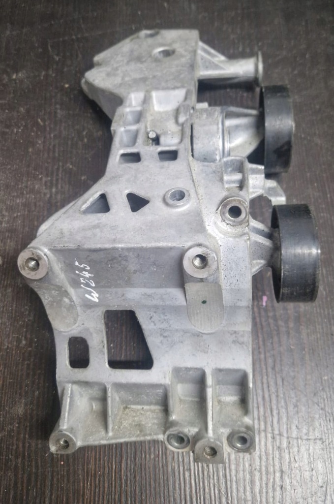 фото №1, Mercedes b-klasa w245 кронштейн кронштейн генератора