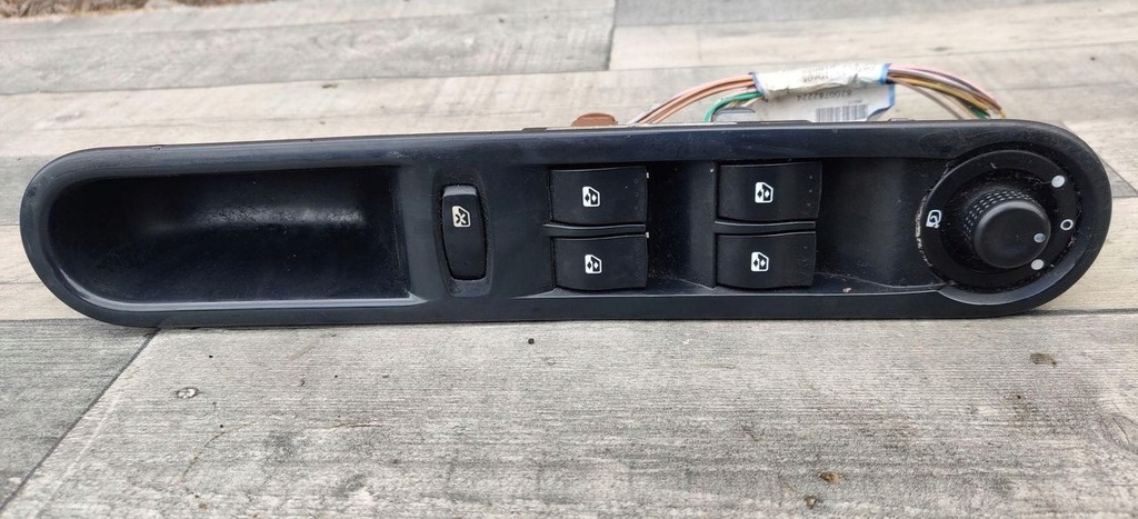 фото №1, Переключатель окон блок управления панель renault espace iv 4 lift 8200857523