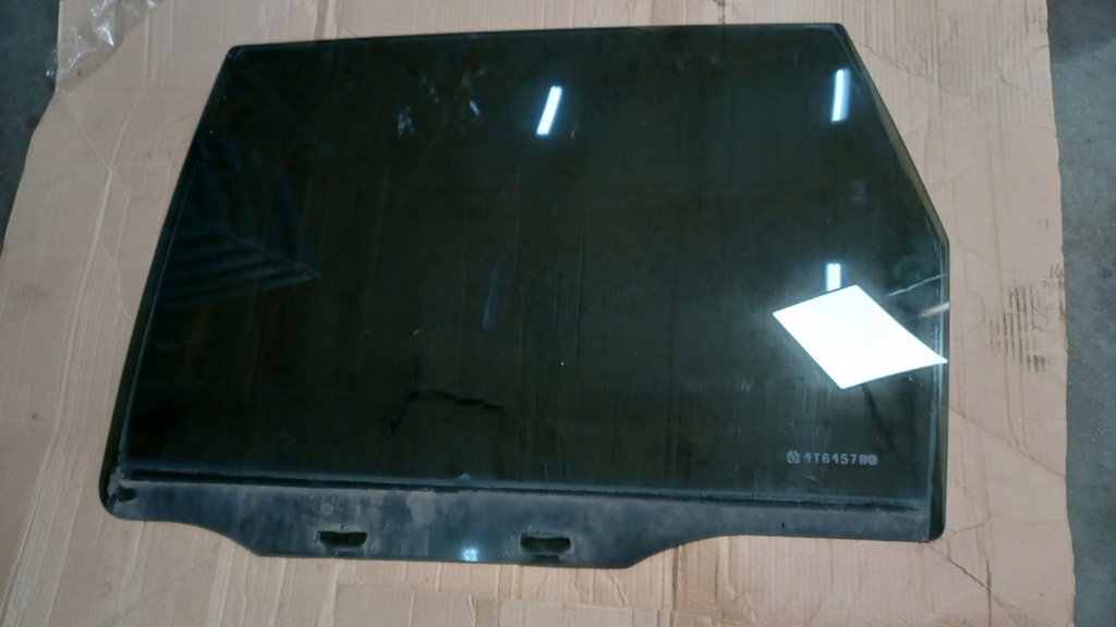 фото №1, Стекло левый задняя chrysler cruiser 2.0kat 01r