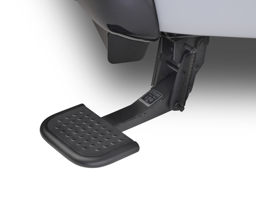 фото №1, Кронштейн накладка порог volvo