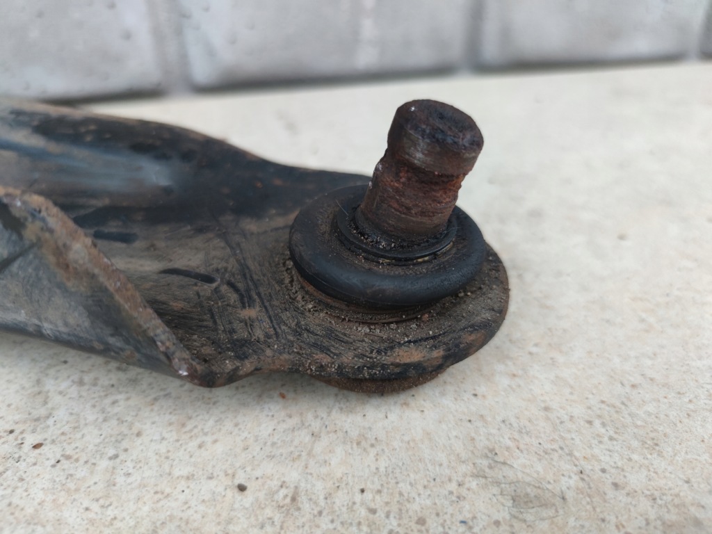 фото №3, Megane ii рычаг правый перед