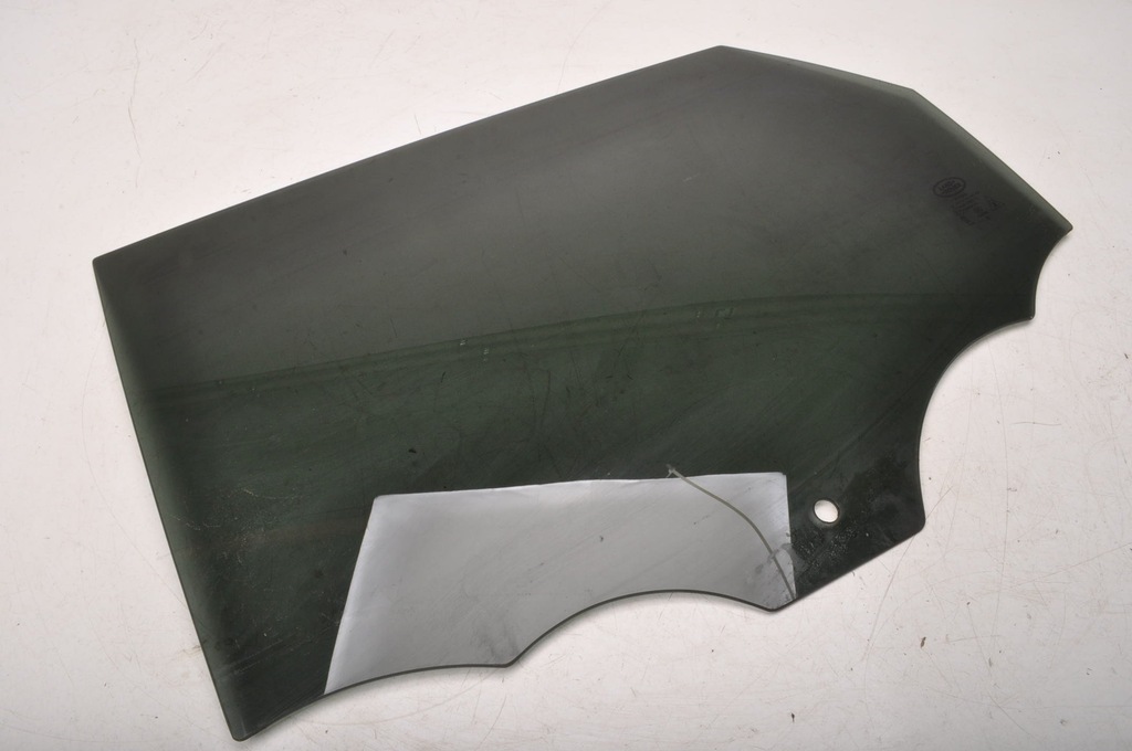 фото №1, Land rover range rover evoque l551 стекло левая задняя 20r