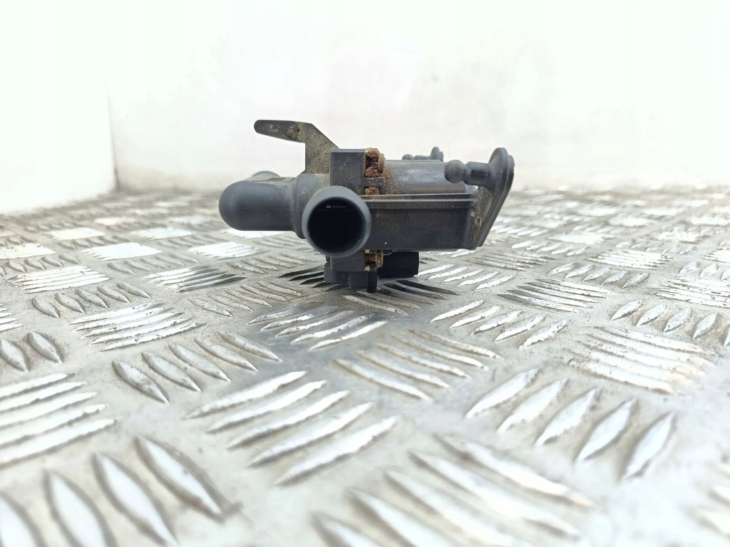 фото №5, Bmw 7 f01 f02 f03 f04 2010 клапан управляющий жидкость охлаждающий