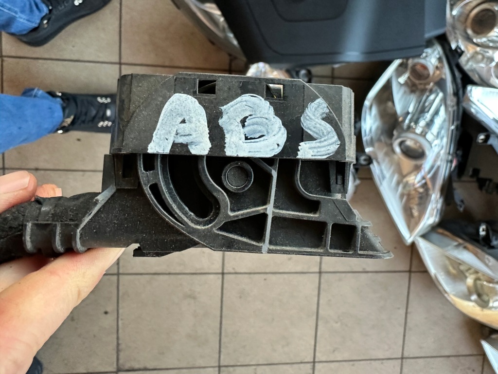 Mercedes b klasa w246 штекер колодка насоса abs электрическая wiązkai instalac с Разборки