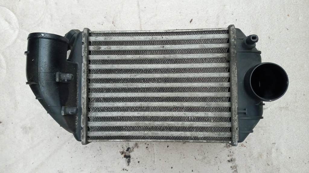 фото №1, Інтеркулер лівий радіатор passat b5 2.5 059145805