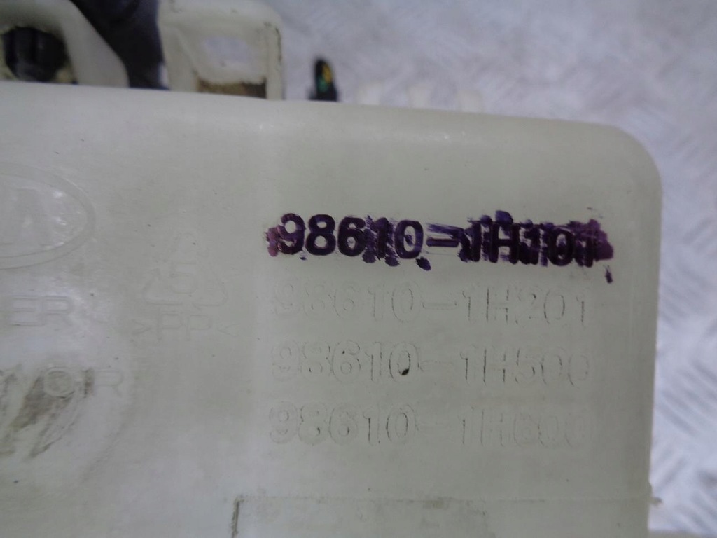 фото №9, Бачок жидкость помпа омывателя kia ceed 1 i 2006- 98610-1h101