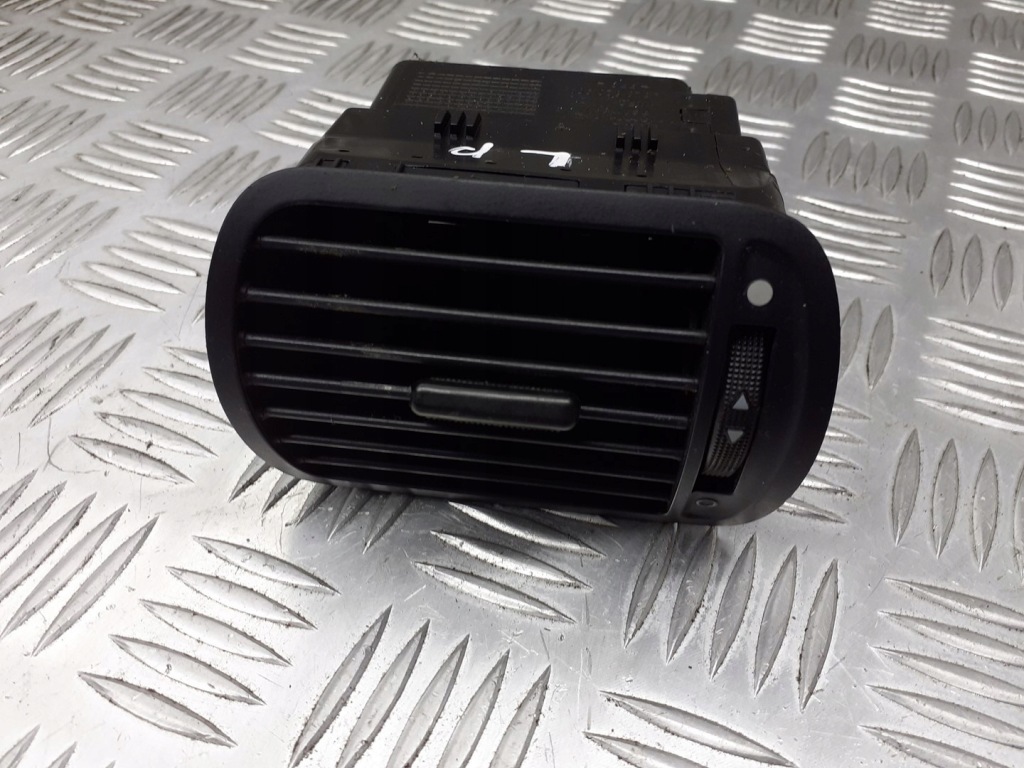 фото №1, Решітка ліва обдув audi a3 8l 8l0820901