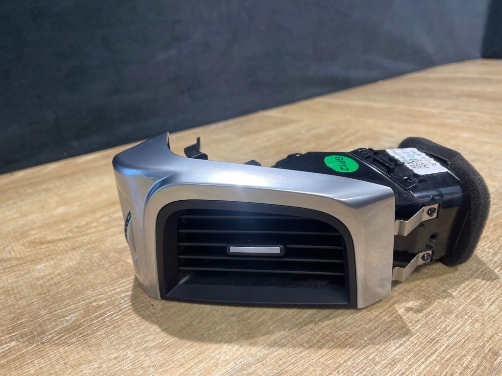 Купить Решётка обдув левая перед jaguar e-pace j9c3018b09ad