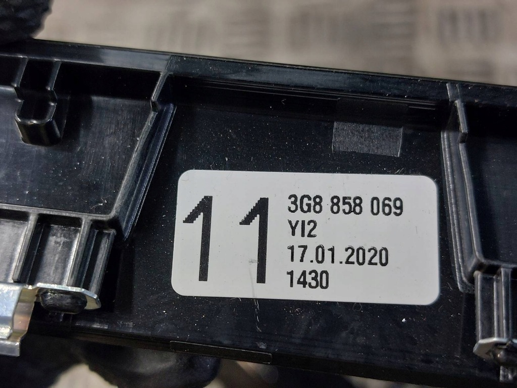 фото №5, Рамка спідометра + рамка радіо + рамка панель volkswagen passat b8 lift