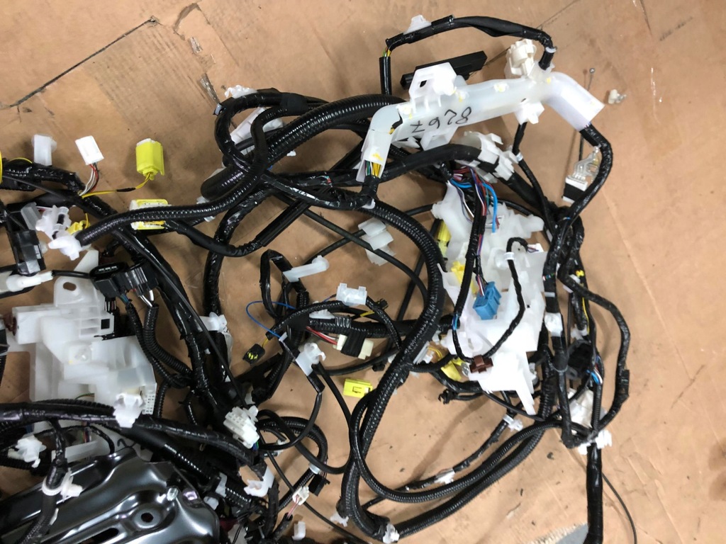 фото №11, Toyota yaris iv электропроводка жгут салона салон