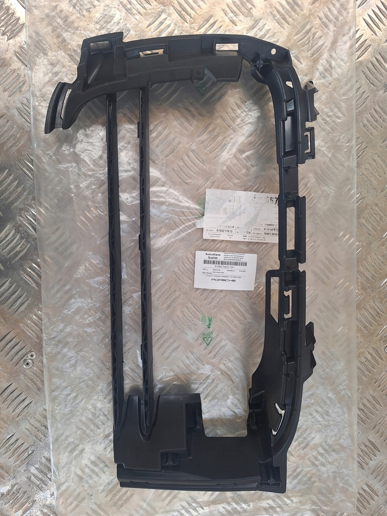 фото №1, Porsche cayenne 9y0 решётка заглушка правая