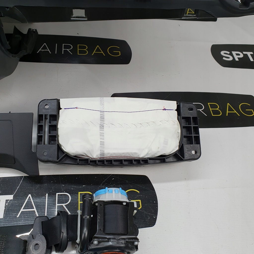 фото №10, W246 приборная панель приборная панель подушка подушка безопасности ремни