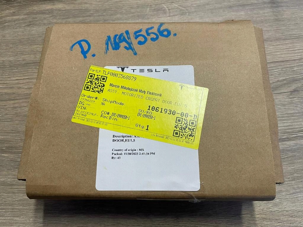 фото №15, Кришка роз'єм port штекер відбиваюча заряджання 1061930-00-d tesla s x