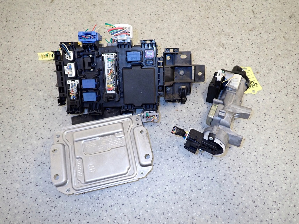 фото №7, Suzuki celerio 1.0i 14-19 набор стартовый блок управления замок зажигания