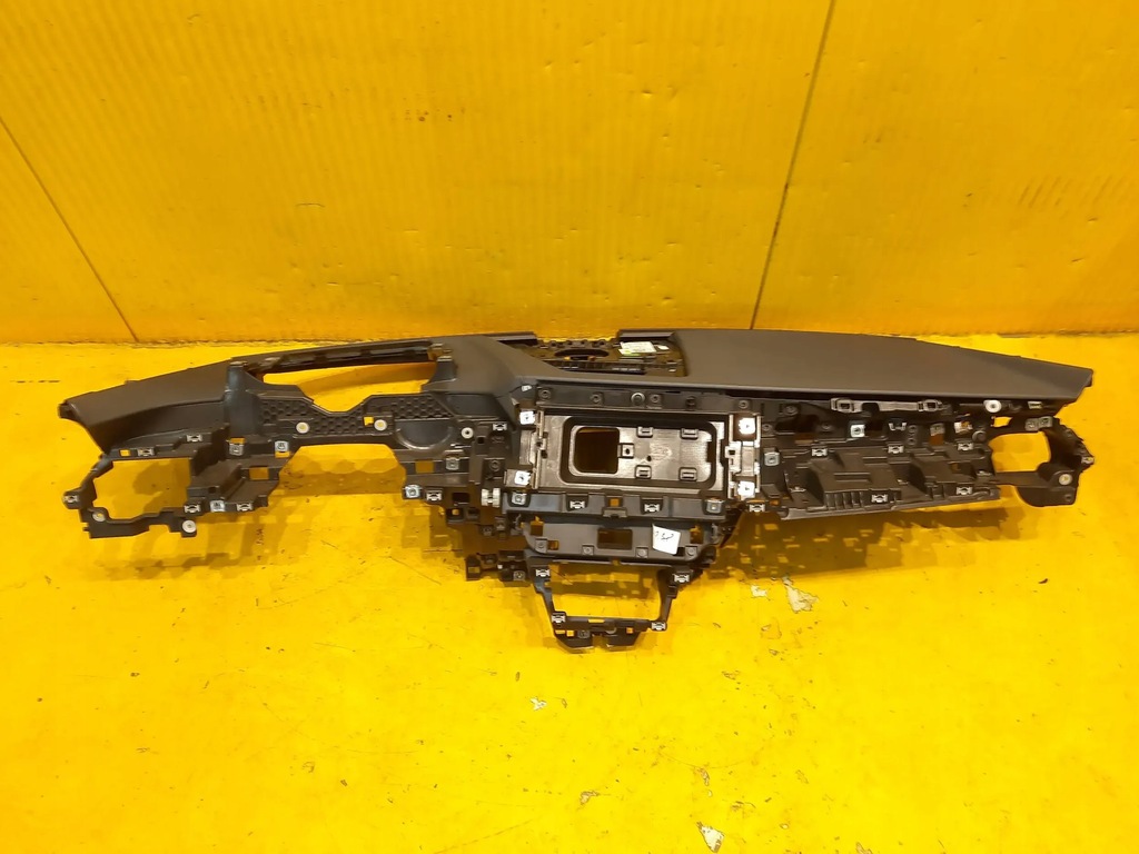 фото №1, Audi e-tron gt приборная панель консоль 4j3857003