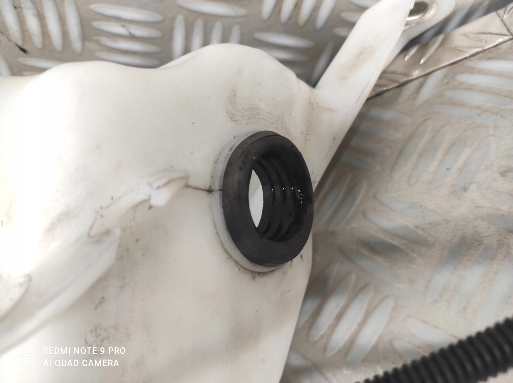 фото №8, Бачок жидкость омывателя помпа alfa romeo giulietta