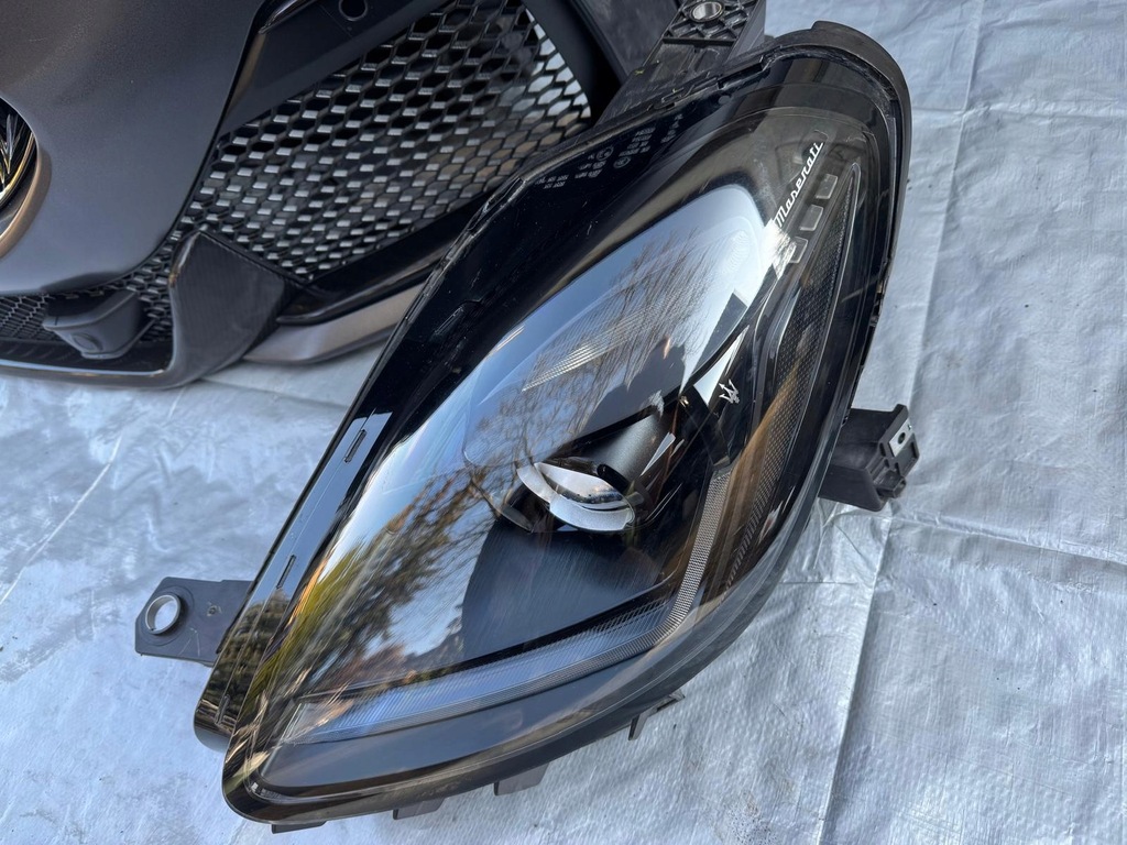 фото №13, Maserati grecale trofeo капот бампер крыло лампы pas