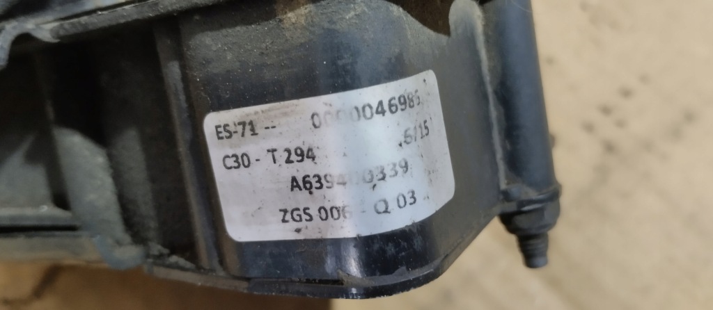 Подъемник кронштейн механизм колеса запасного mercedes vito w447 a639400339 с Разборки