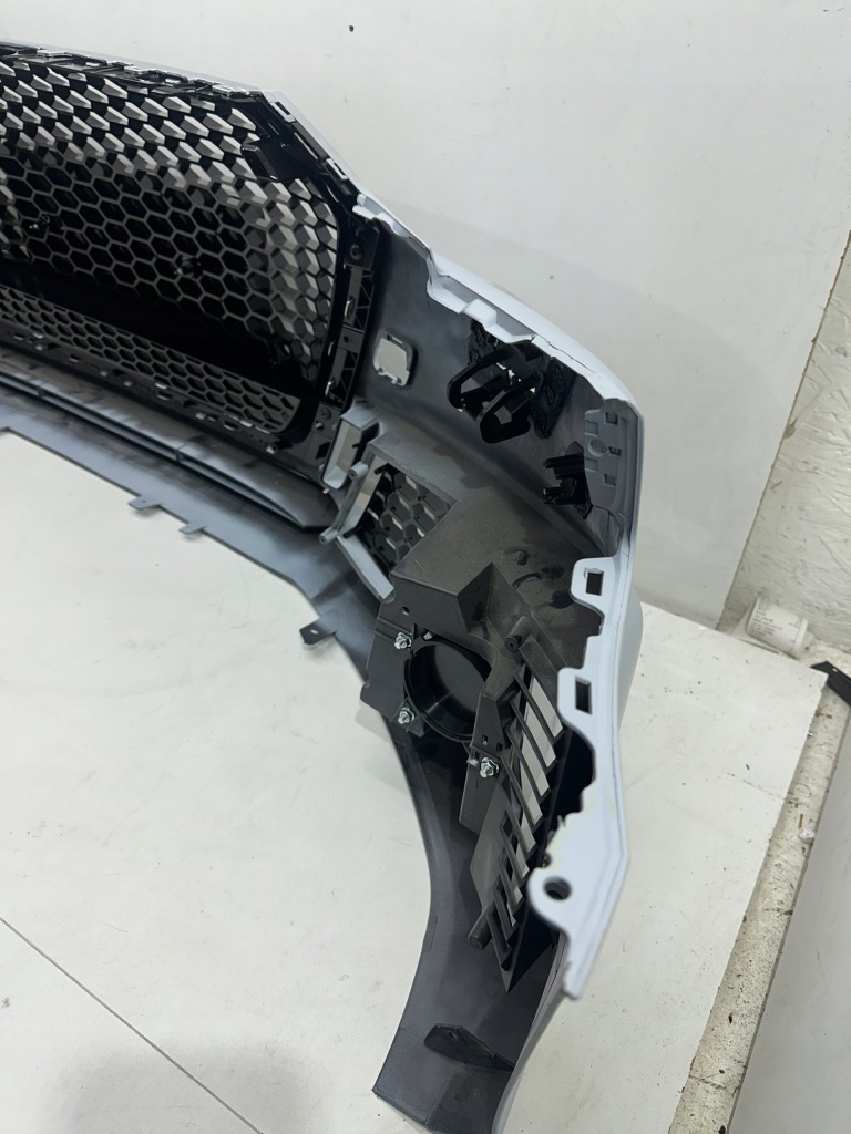 Бампер передний перед audi a4 8w rs look 4xpdc в Украине
