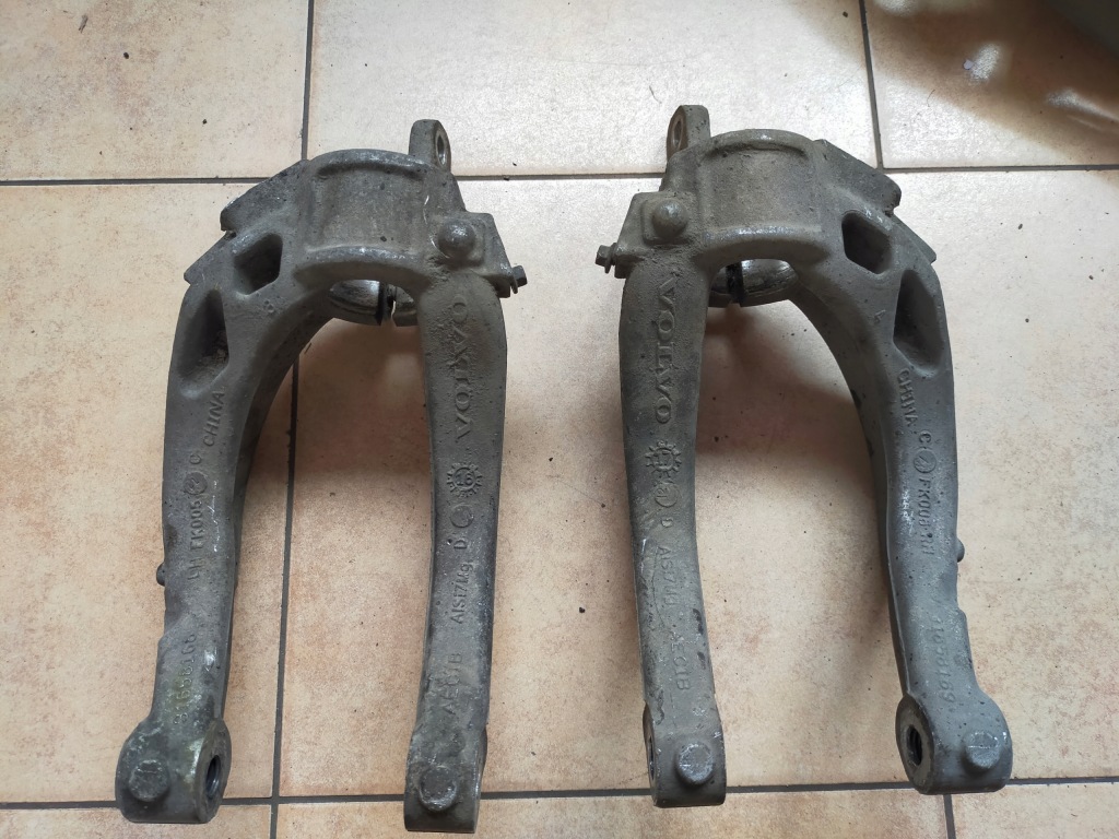 фото №1, Volvo v90 s90 - кронштейн амортизатора ліва