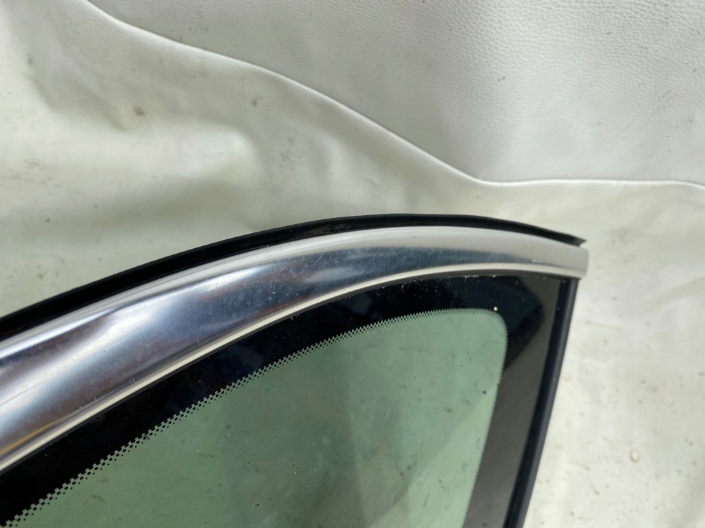 фото №4, Opel adam скло права задня w крила