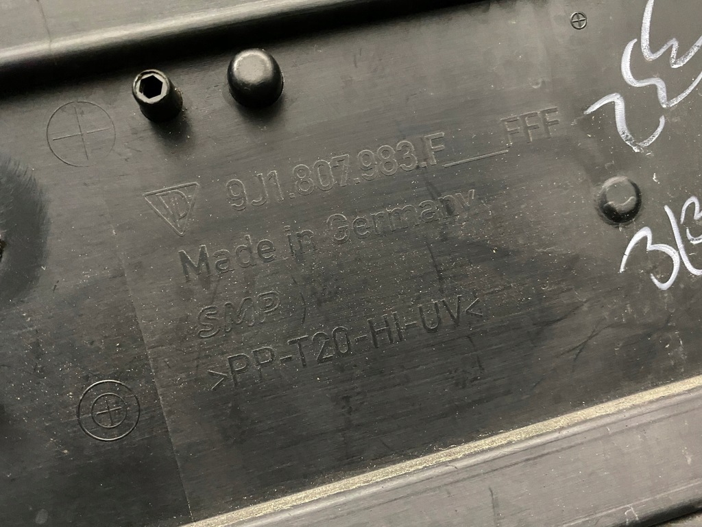 фото №11, Porsche taycan 9j1 бампер задня задній накладка 19-