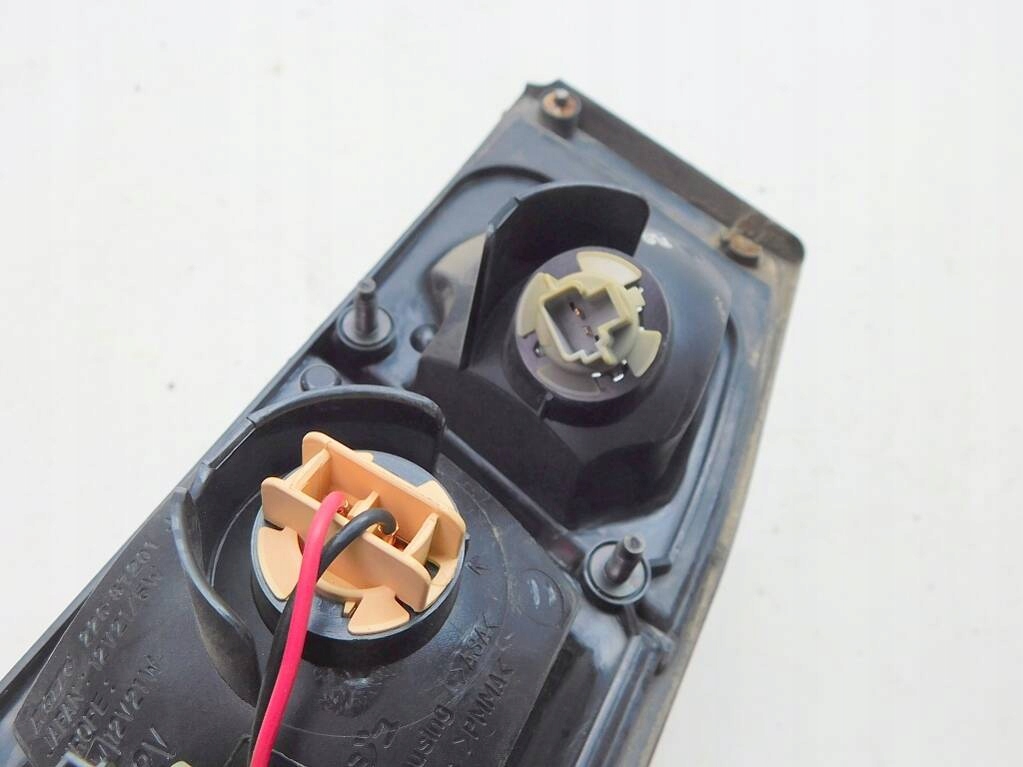 фото №7, Galant viii 96-06 kombi лампа з кришки ліва задня