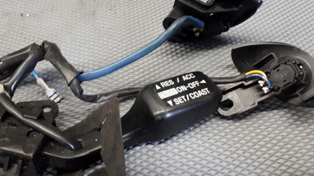 фото №8, Перемикачі керма lexus is300