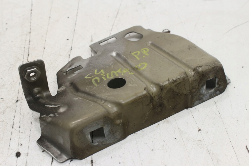 фото №7, Citroen c4 picasso 1.6 hdi кронштейн крила правий перед 538331a