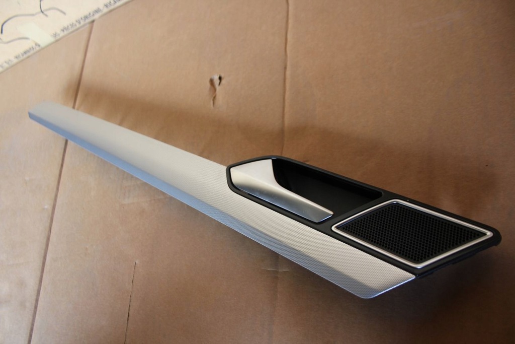 фото №1, Молдинг дверь левый задняя sonavox vw passat b8 arteon