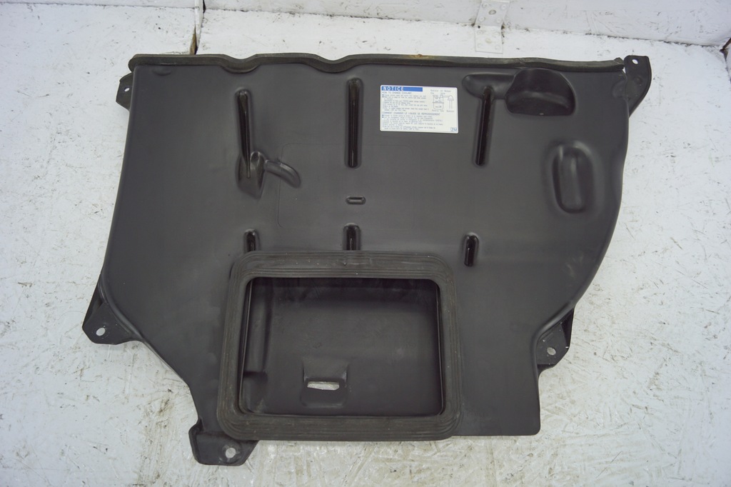 фото №6, Впуск повітря капот toyota yaris i 55823-52010