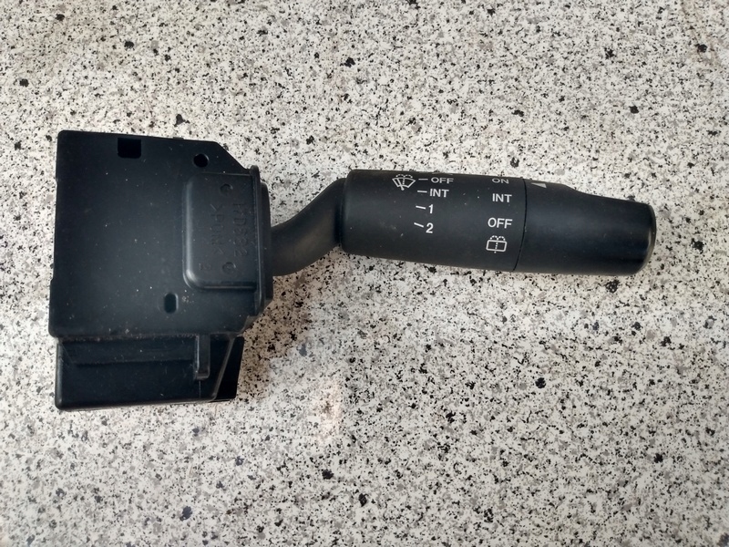 фото №1, Перемикач двірник mazda оригінальний номер 17d682