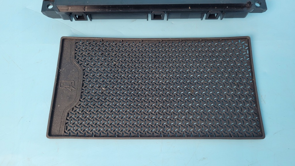 фото №10, Mercedes w206 c220 21r зарядное устройство индукционная a2239000026 a2238230400