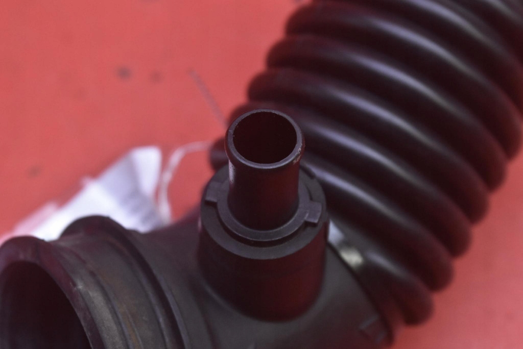 Патрубок шланг труба впуску 17881-0t060 toyota auris 2 ii 1.6 valvematic 132 km Недорого