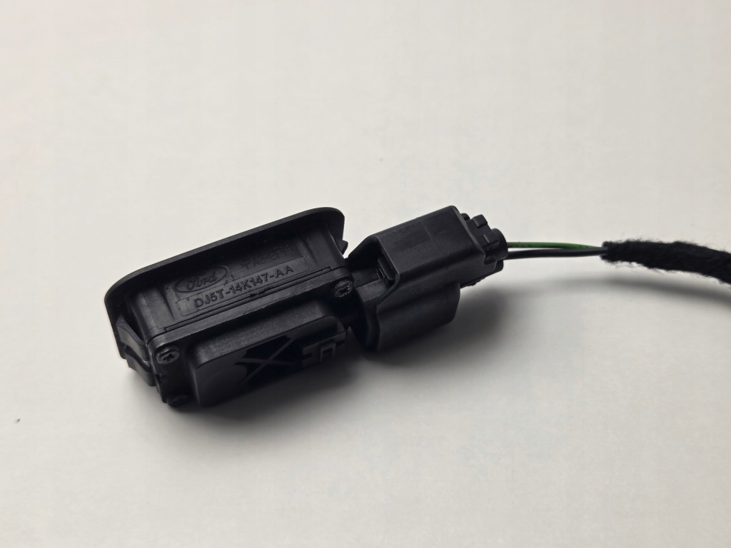 Kuga mk2 grand c-max mk2 рестайлинг  кнопка крышки dj5t14k147aa Недорого