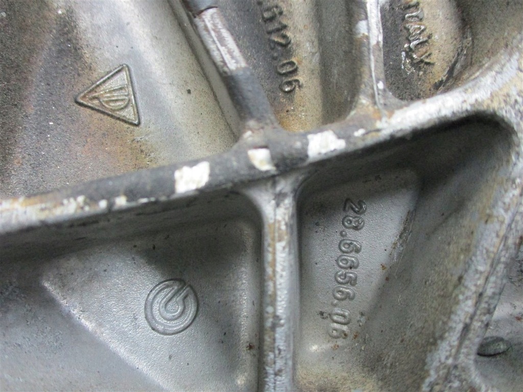 фото №8, Поворотный кулак правый задняя porsche 911 996 99633161206