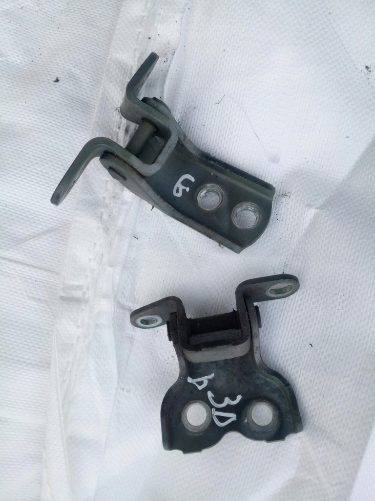 фото №1, Corolla e12 02-07 петли дверь правое hb 3дверь