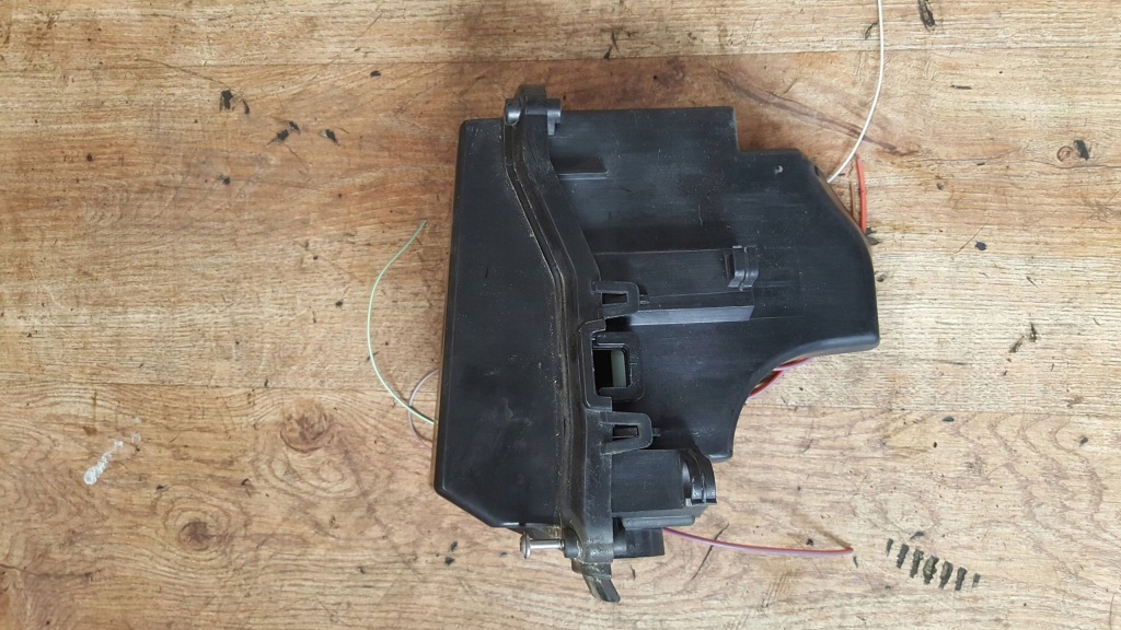 Купити Bmw f10 f11 захист коробка запобіжників 7555155