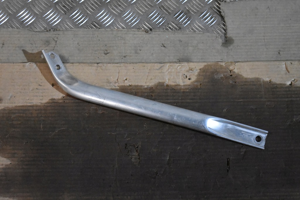 фото №1, Idealny кронштейн розпірка права mercedes w223 1