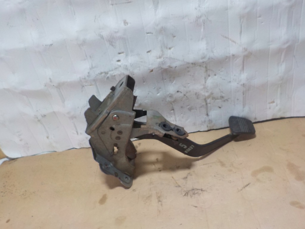 фото №1, Nissan primera p12 2.2d 2004 педаль тормоза