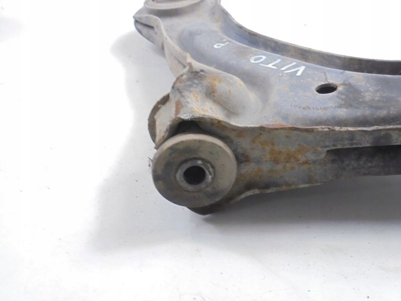 фото №10, Mercedes vito 1 w638 рычаг нижний перед правый 4d a6383300010